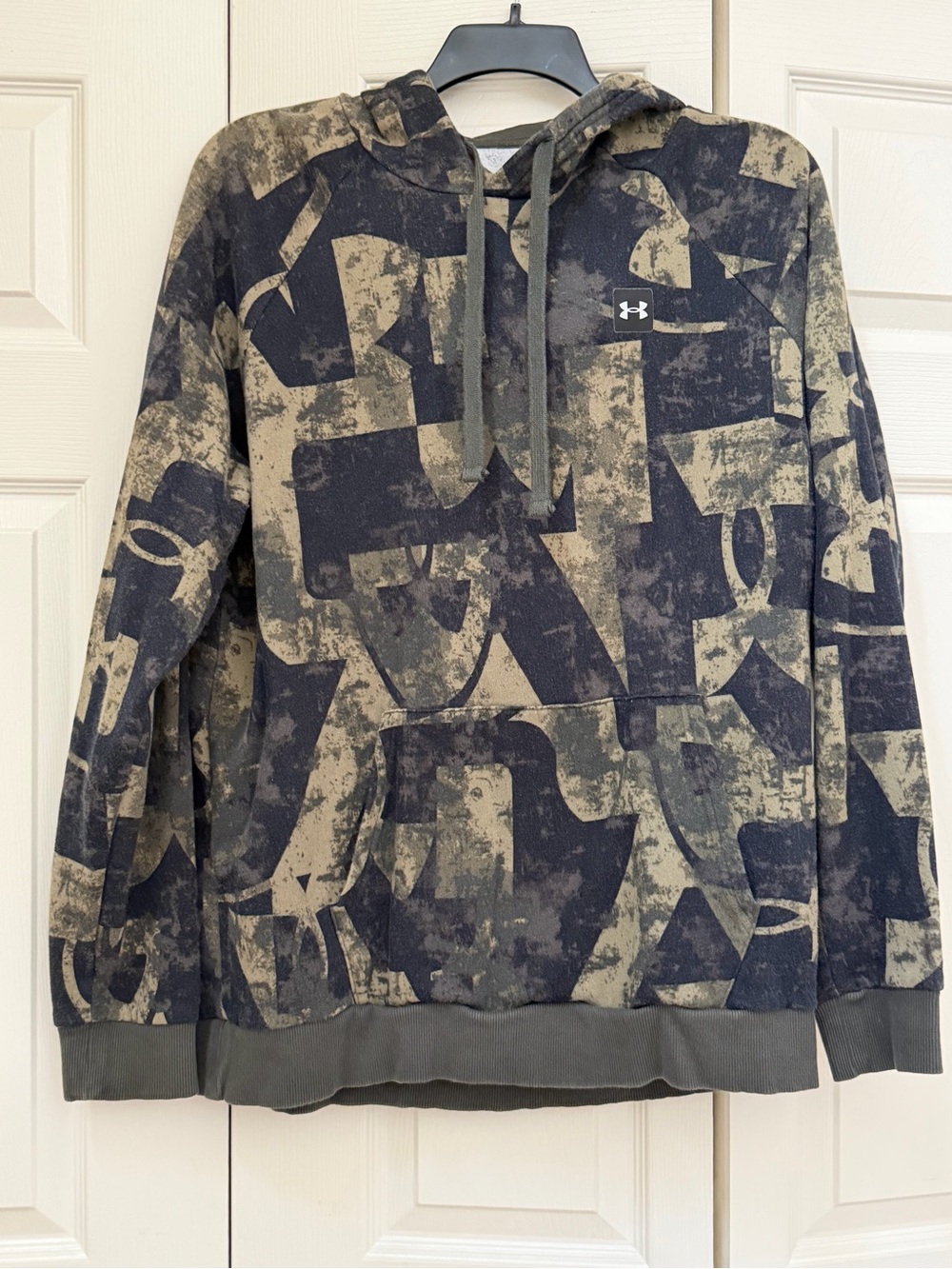 EUC - Mens XL - Under Armour Men's Camo Graphic Pullover Hoodie - Olive/Black